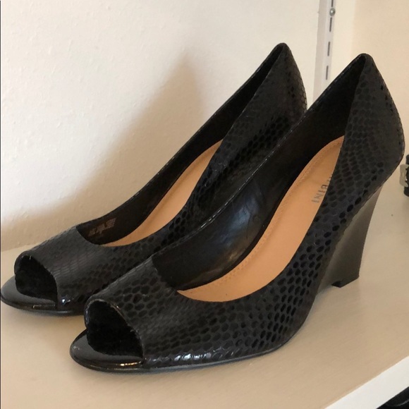 Snake Print Wedges - Picture 7 of 8